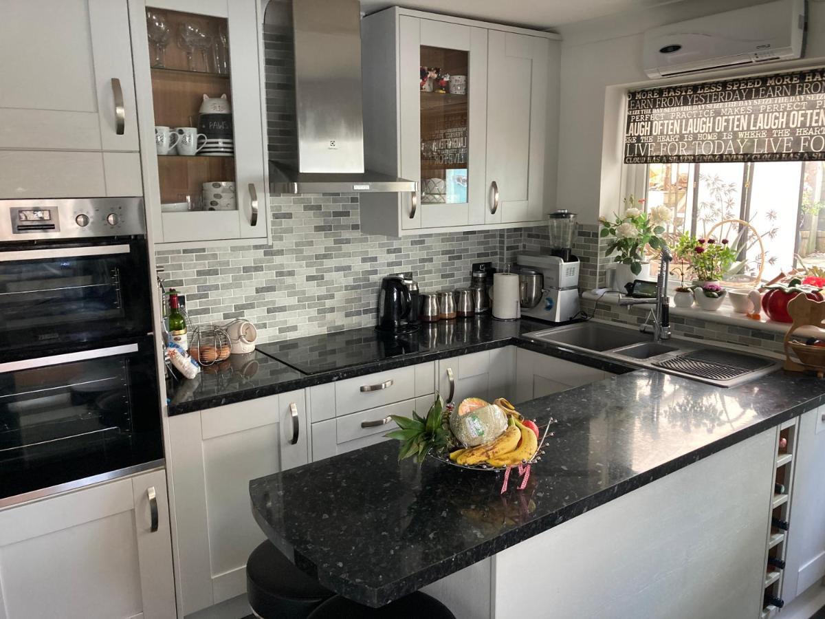 Cosy Twin Room With Private Bathroom Faversham Eksteriør bilde